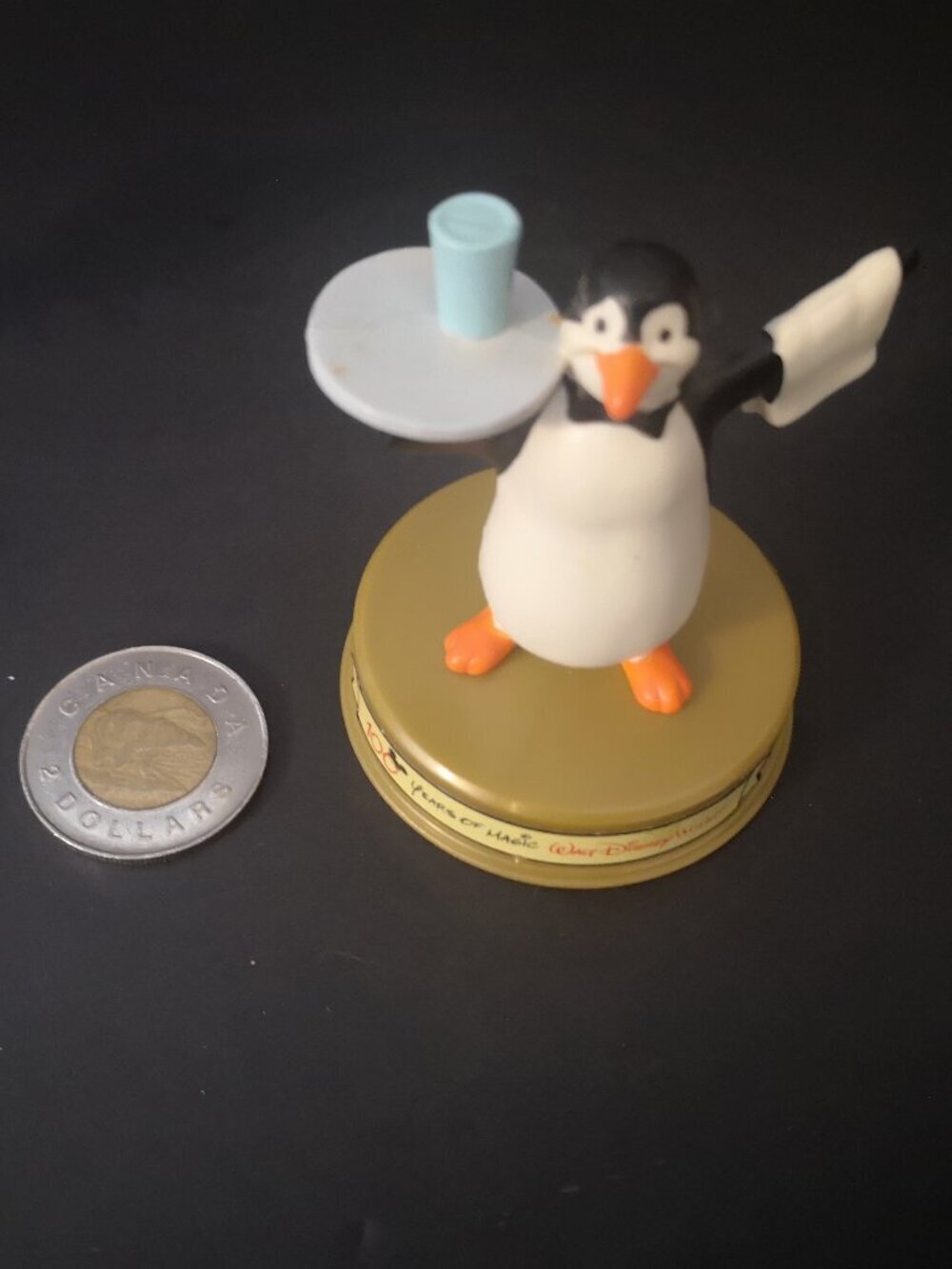 4 - Vintage McDonalds 2002 Happy Meal Toys 2.75" - 3.5" Penguin Dale & Mushu - Picture 8 of 8